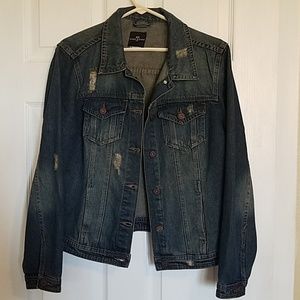 Distressed Jean Jacked